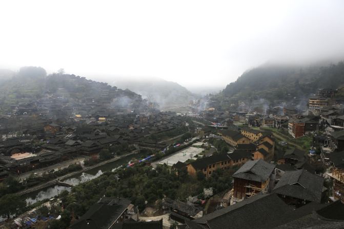 坟场情降对方的形态，黑发坟场情降做几天？